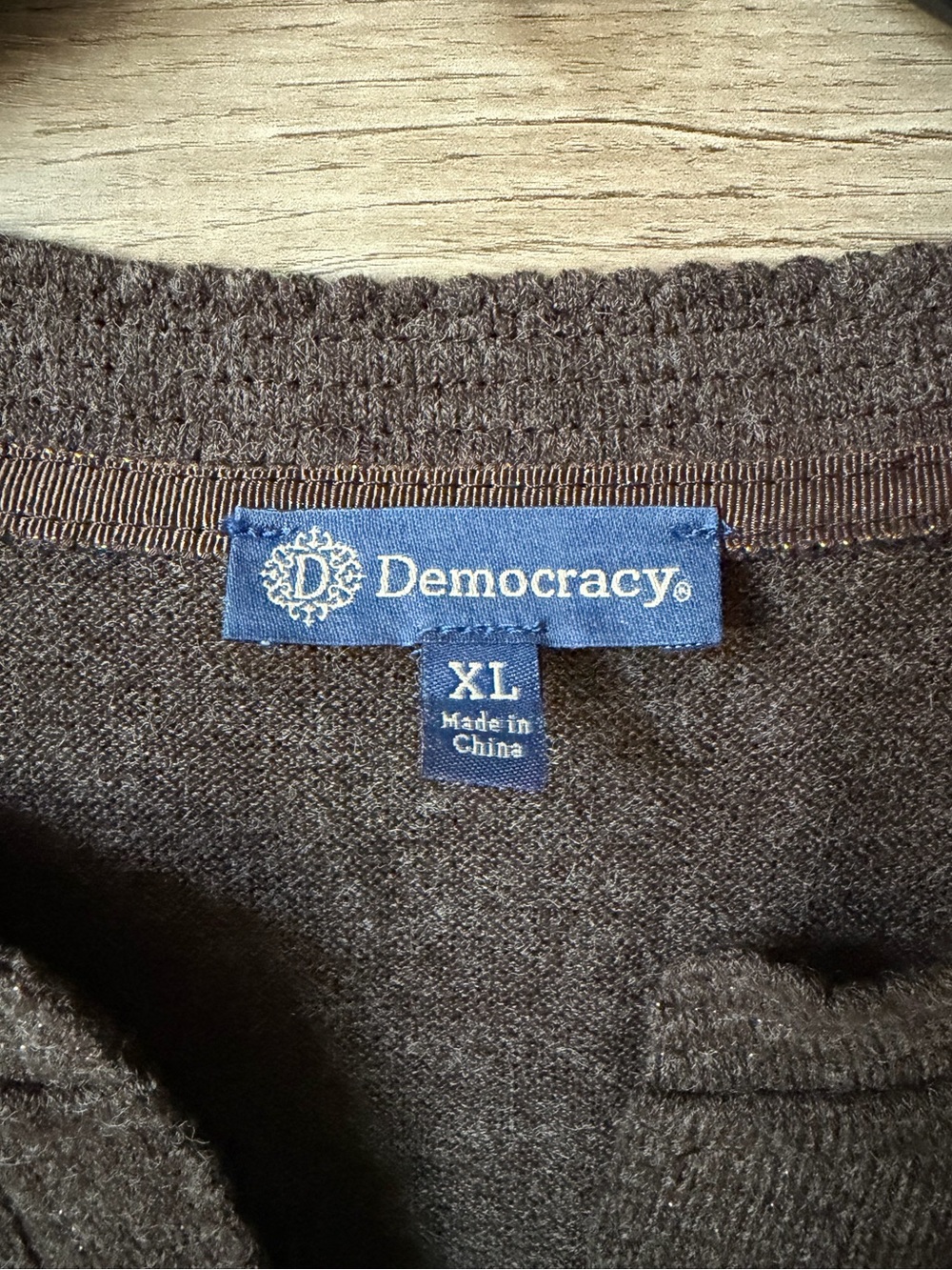 Democracy XL Heather Espresso Mixed Media Lace Sleeve Top NWT - Picture 12 of 16